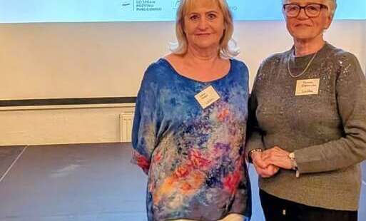Halina Otoka oraz sekretarz Teresa Galewska na VI Podlaskim Kongresie Rady Seniorów