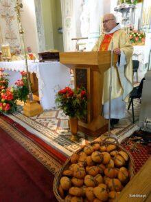 Podczas mszy poświęcono Chleb św. Antoniego.