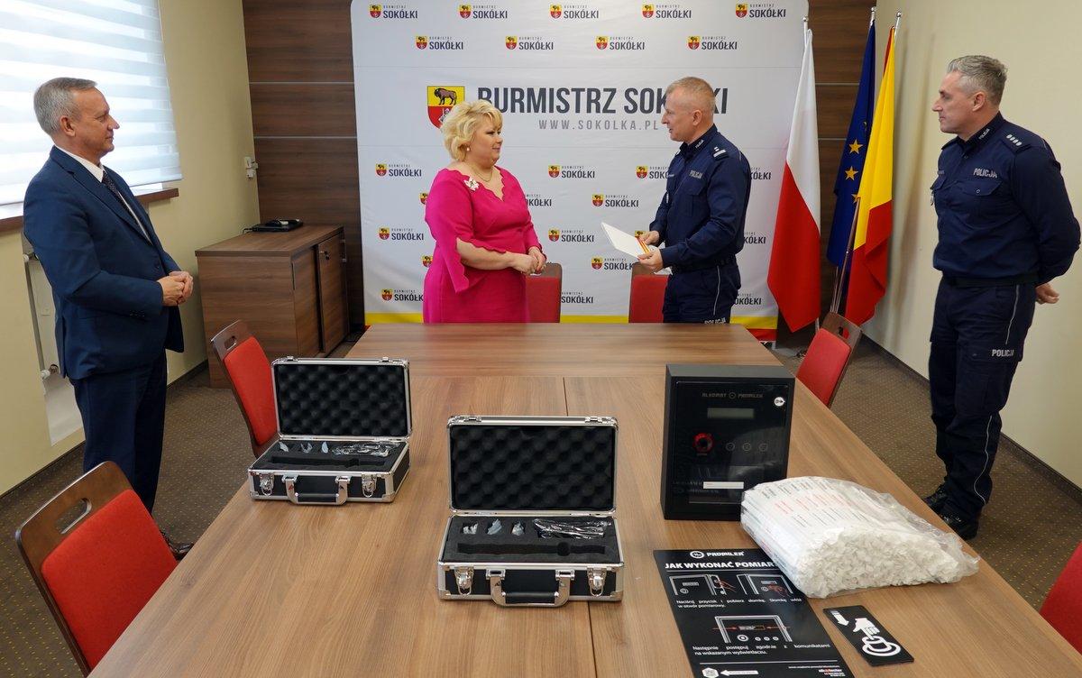 Przekazanie sprzętu dla Komendy Powiatowej Policji w Sokółce