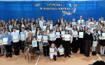 Zdjęcie grupowe stypendystów