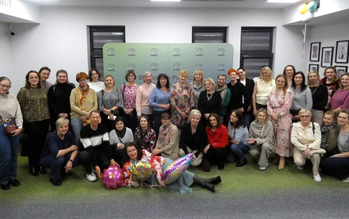 Uczestnicy spotkania z okazji Dnia Kobiet pt.„Jestem, wybieram, tworzę”