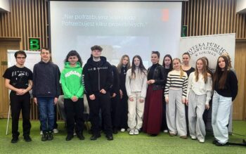 Podczas zajęć młodzież miała okazję przyjrzeć się temu, co sprzyja komunikacji, a co może ją utrudniać.