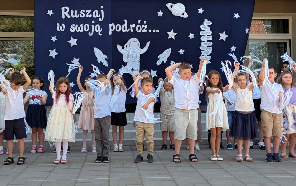 „Kosmiczna podróż” – zakończenie roku szkolnego w Przedszkolu nr 1 w Sokółce